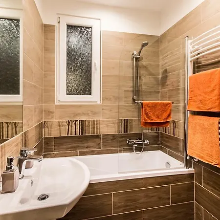 Box Studio In Ruin Pub District * Budapeszt