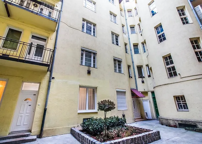 Box Studio In Ruin Pub District Διαμέρισμα Βουδαπέστη